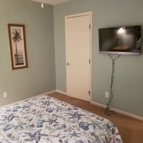 Quiet beach cottage with unique local attractions nearby - Image 5