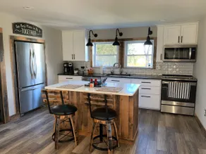 Couples retreat, family getaway, spacious, private - Image 3