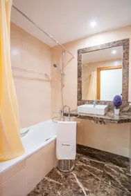 FLH Funchal Modern Apartment with Pool - Image 5