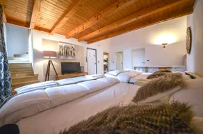 Family Retreat - Two Bedrooms Penthouse w/Balcony - Image 2
