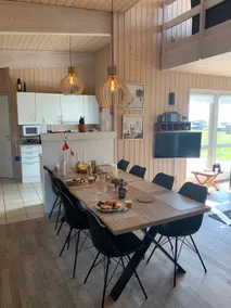 Vacation home with panoramic views to the sea - Image 2