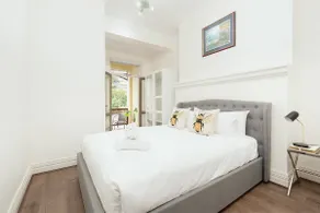 STUNNING SYDNEY HOME 2 - Image 4