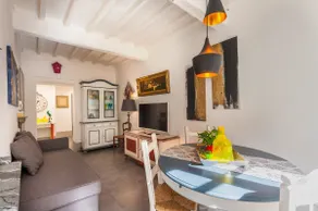 GOLD APARTMENT IN DOWNTOWN AREZZO - Image 4