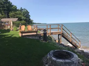 A-Z Lazy Lake House - Image 4