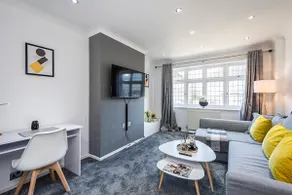 Cozy 3 Bedroom House in Aveley, Thurrock - Image 4