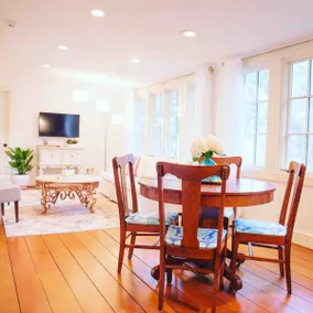 Live Oak Loft—Historic Midtown - Image 4