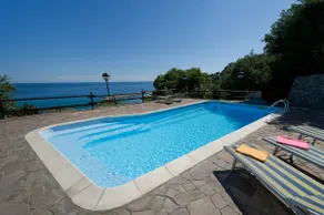 In an olive grove with beautiful sea view, with swimming pool - Image 4