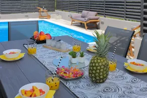 Luxury villa MaRo with heated pool, by the sea - Image 2