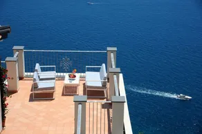 Amalfi Blu Retreat - Image 2