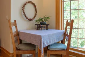 Victorian Garden Carriage House - Image 4