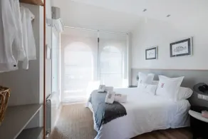 Petit Luxe Tobella Esquerra - Image 3