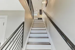 Modern Townhouse downtown w stunning rooftop views - Image 5