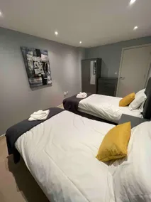 2 Bedroom Flat - Image 5