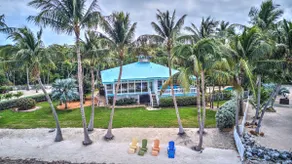 Beach House Waterfront, Private Pool, Boat Dock on Gulf with Amazing Sunsets! - Image 2