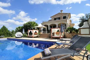 Villa with a swimming pool, BBQ, soccer field, mini-golf - Image 2