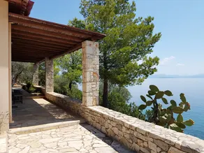 Beachfront Villa Panos with panoramic sea views - Image 3