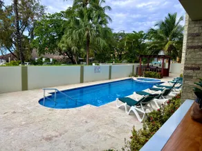 Alicia 1-C *Modern 2BR/2BA – Pool Access - Image 3