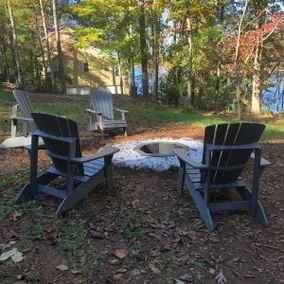 Modern Stuga på Lake Chatuge • Privat Dock • Minuter till Hiawassee • 8 sovplatser - Image 2