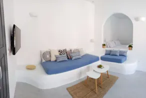 Honeymoon Filira suite with private plunge pool - Image 3