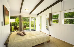 6 bedroom, 6 bathroom house in quiet neighborhood - Image 4