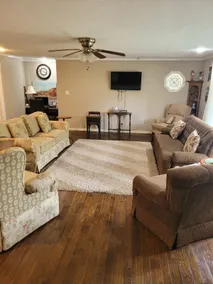Noahs Rest-stop, 5 miles to ARK. sleeps 10 - Image 2