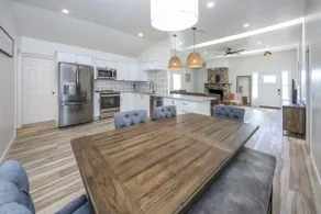 Casa flower centrally located - Image 4