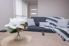 Wonderful Windred - Quiet & Homely, 4 Smart TVs - Image 5