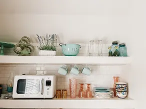 The Red Barn Loft - Charming Getaway in Nashville - Image 3