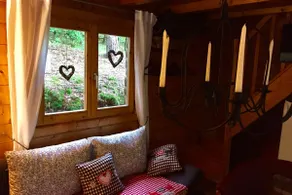 Chalé de madeira com sauna privada no Moesel na floresta com bela vista - Image 3
