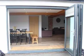 Large 5 bedroom Townhouse with hot tub in Bala - Image 3