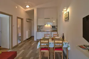 Anmar 2 Green Sunny *Walk to beach & restaurants* - Image 3