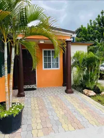 Private 1-Bedroom Villa with Pool & View in Kingston - Image 4