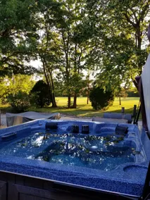 Located on Beautiful Lake Shawnee! 2 BDRM, 1 BATH. - Image 5