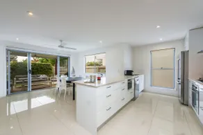 SANDS BEACH HOUSE A - Image 4