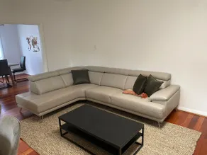 Newly renovated Large two storey home in Roselands - Image 3
