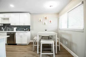 Waterfront Gorgeously Updated Apartment 2 Bed - Image 4