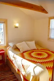 The Writer's Cabin, Jacuzzi, Fireplace, in Town! - Image 5
