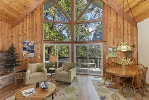 Cozy Escape- Walking Distance to Village! - Image 5