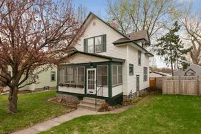 Cozy 2 BR Home in Perfect Twin Cities Location! - Image 3