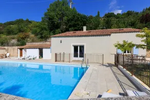 Family house in the middle of the Luberon - Image 4
