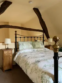 Jitty Cottage - Open Plan with Gallery Bedroom - Image 5