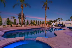 10Bd Beautiful Home/Games/Big yard+Pool/Parking - Image 2