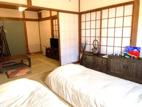 20 minutes from Haneda Airport, 10 minutes from Yokohama, 1 floor rental, free WiFi, 1 to 6 people OK, pets welcome - Image 2