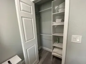 Homey Newly Built Apt w/ WiFi and Private Entrance - Image 3