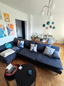 Bright and well-located apartment with parking. - Image 2