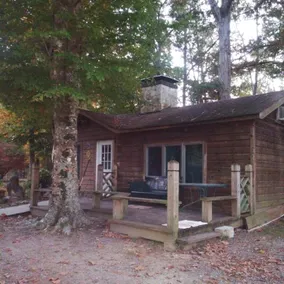 Wooded Cabin retreat on fresh water pond - Image 2