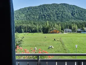 Marigold ° Apartment 210 ° Surrounded by mountains - Image 4