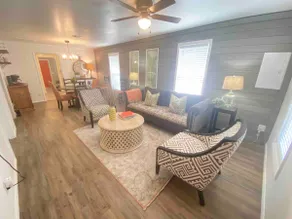 Cedar Bungalow! Charming & Cozy 3 bdrm 2 bath - Image 5