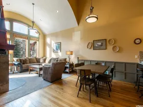 Comfortable Swiss chalet w/resort convenience SISO - Image 5