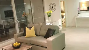 FANTASTIC! MODERN,SPACIOUS APT+STUNNING CITY VIEW - Image 5